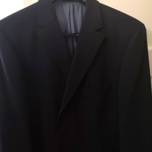 Hugo Boss 3 button suit - Picture 1 of 3
